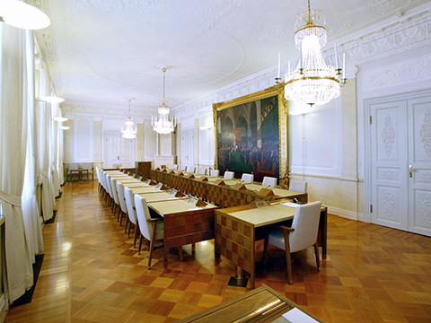 Lisää tietoa valtioneuvoston muodostamisesta.